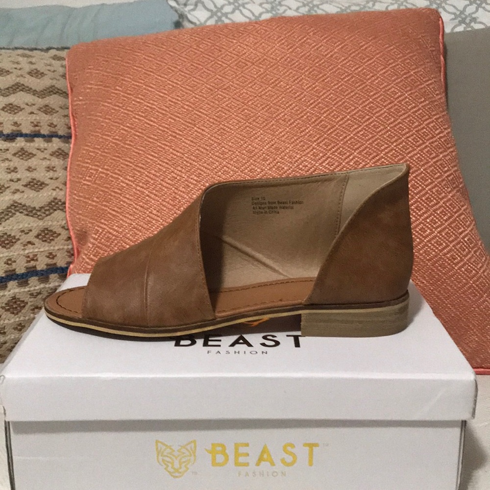 Beast Fashion Flats